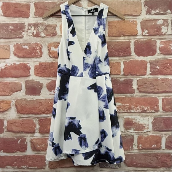 Lulus Seeing Chic Dress Women's XS White Blue Floral Fit & Flare Sundress - Picture 1 of 8